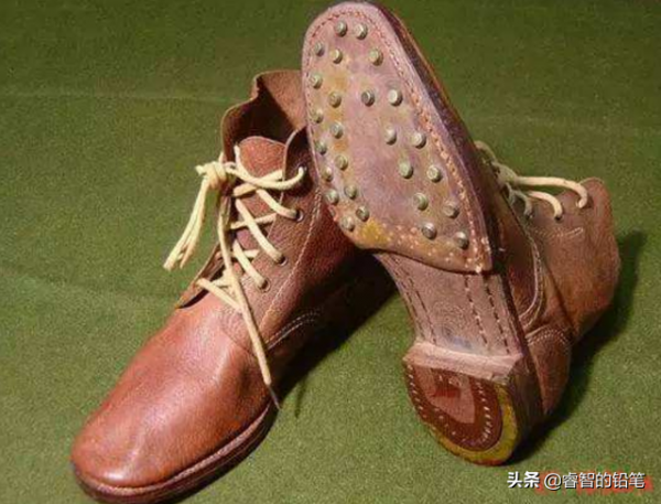 八路軍為何寧肯穿草鞋，也不穿繳獲的日本軍靴？有三個主要原因