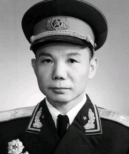 團長無法抵擋敵軍,16歲號兵喊道:我來指揮!後來號兵成開國將軍 團長無法抵擋敵軍,16歲號兵喊道:我來指揮!後來號兵成開國將軍