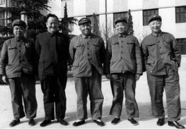 51年肖永銀到朝鮮參戰，進展不順，彭德懷：劉伯承不是講究戰術嗎