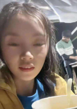 “賣慘網紅”黃琴:撒謊成性頻頻打臉,奶奶就是個“工具人”? “賣慘網紅”黃琴:撒謊成性頻頻打臉,奶奶就是個“工具人”?