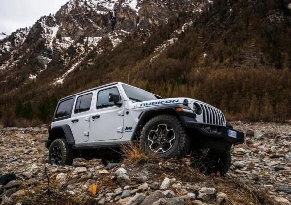 2021進口SUV盤點，硬派越野異軍突起，韓國高階破釜沉舟以價換量