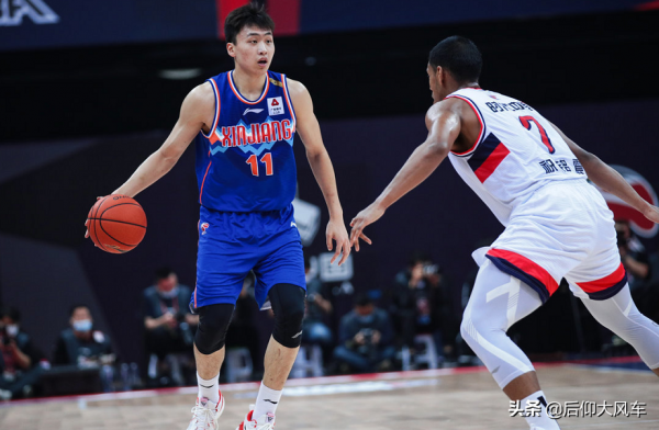 14中11!艾孜麥提大秀中投,楊毅讚歎:像劉玉棟長著王治郅的左手 14中11!艾孜麥提大秀中投,楊毅讚歎:像劉玉棟長著王治郅的左手