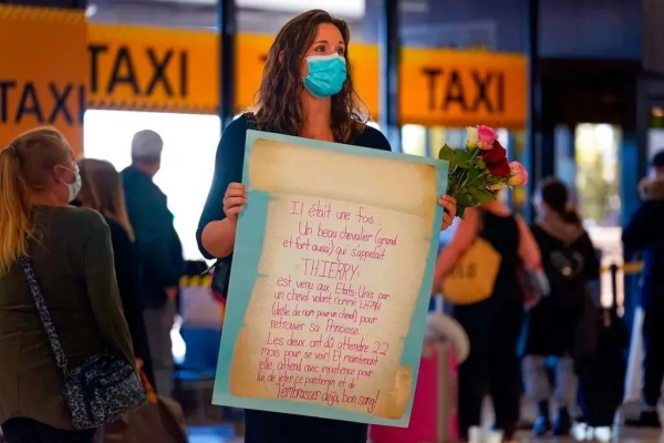 美國解除33國旅行禁令！重開國門邊境排隊，航班爆滿