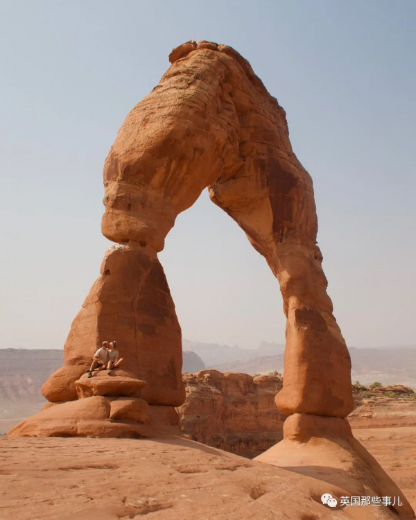 恩愛情侶開房車環遊美國，結果兩個月後，只有一個人回家