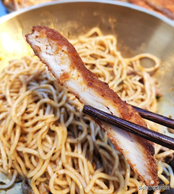 這肥腸處理得真到位，不臭還賊香，拌麵好好吃呀