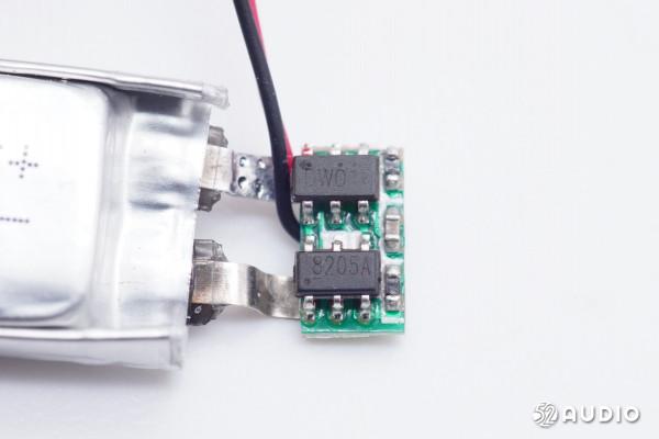 一拖二無線領夾麥克風M9拆解報告,即插即用、雙人錄製 一拖二無線領夾麥克風M9拆解報告,即插即用、雙人錄製