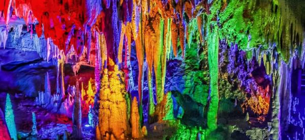 國內有個“武學”景點，內有降龍十八掌，驚豔之處令人歎為觀止