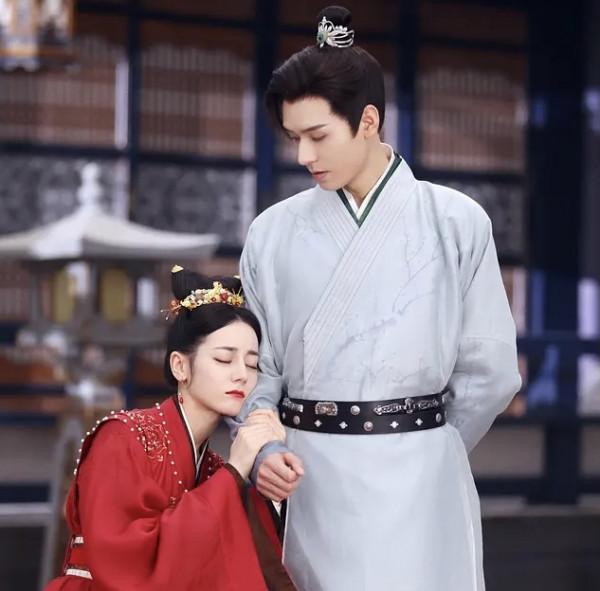 《安樂傳》殺青啦！迪麗熱巴太美，龔俊很俊，劉宇寧造型很驚豔