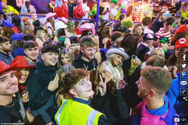 看點 | 比聖誕更隆重的節日來了！圍觀英國Boxing day狂歡盛況