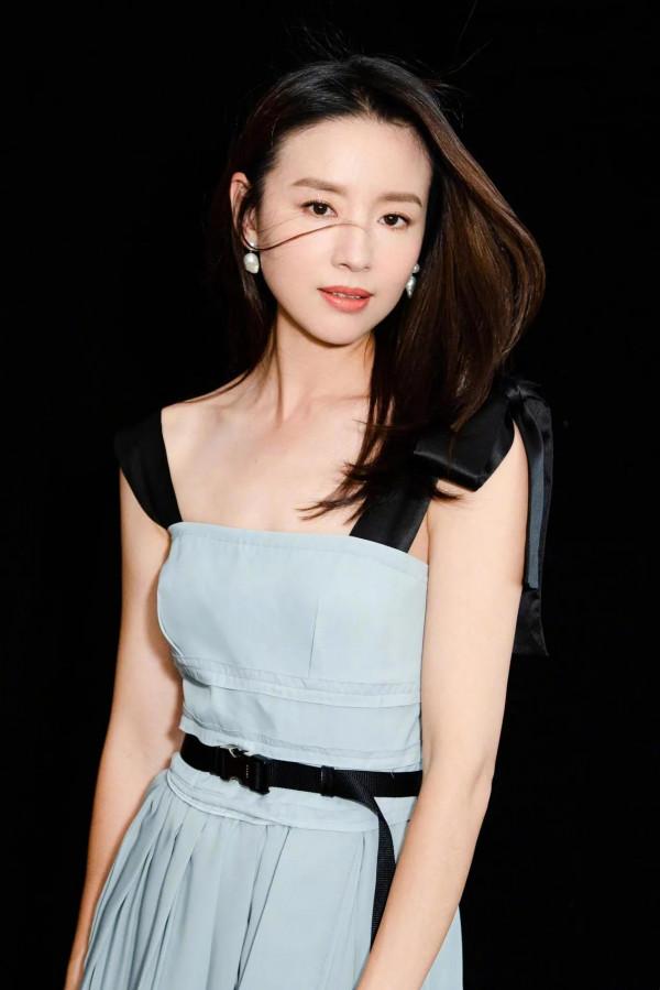 只有看了年輕時候的董潔，才知道她的顏值為什麼不輸劉亦菲