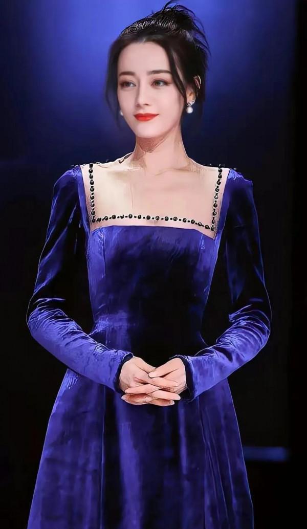 迪麗熱巴美麗大方氣質高雅的女神