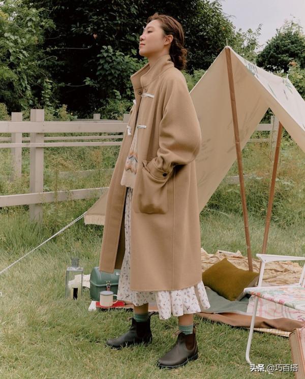 孔孝真最新照片釋出，各種保暖單品齊上陣，時尚感一點不輸小年輕