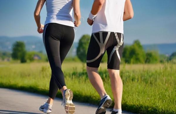 高血脂不能喝牛奶？醫生提醒：想降血脂的人，這3種早餐最好遠離