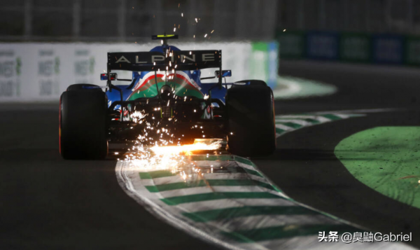 高速盲彎+護牆 沙烏地阿拉伯大獎賽對於F1車手來說是否過於危險？