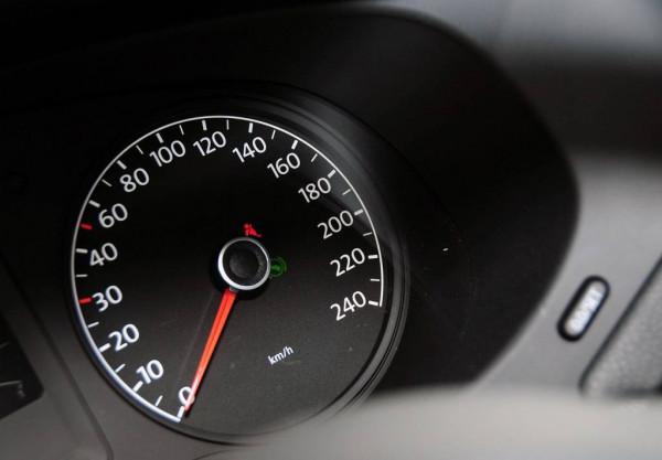 盤點汽車界五大“迷惑性”設計：純電車配聲浪，效能車裝假排氣？