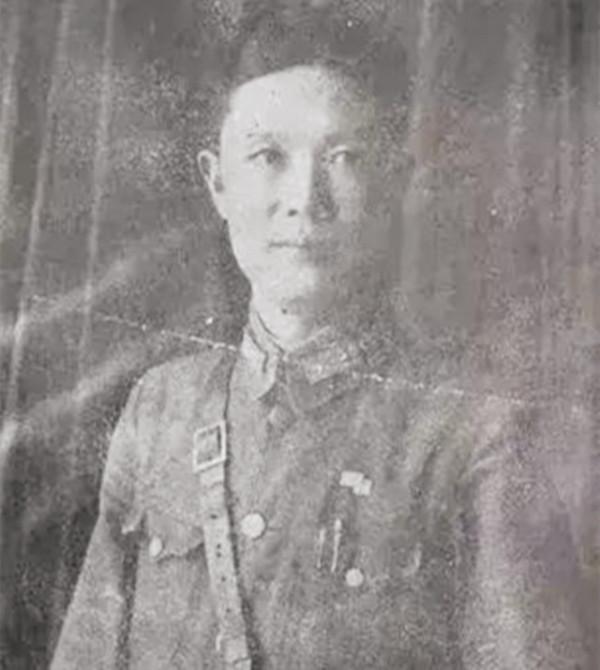 遵義會議召開時,擔任警衛的8個參謀,後來出了2箇中將3個少將 遵義會議召開時,擔任警衛的8個參謀,後來出了2箇中將3個少將