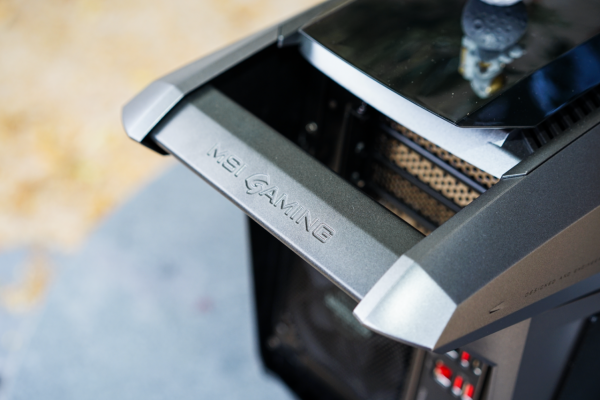 幫小夥伴搞了臺4萬元的桌上型電腦是什麼體驗？微星宙斯盾Ti5上手把玩