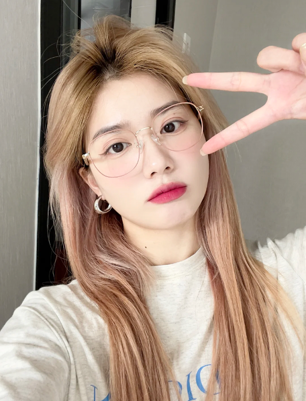 女生長期戴眼鏡與不戴眼鏡,到底有什麼區別? 女生長期戴眼鏡與不戴眼鏡,到底有什麼區別?