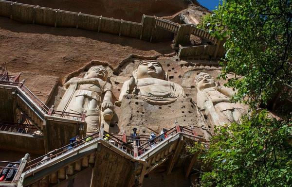 天水一奇特建築,歷史悠久為中國四大石窟之一,石雕精美道路驚險 天水一奇特建築,歷史悠久為中國四大石窟之一,石雕精美道路驚險