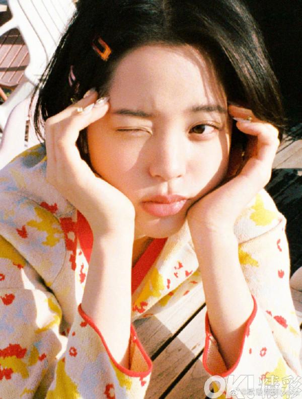 歐陽娜娜短髮配彩色髮夾 眼神清澈秀少女感