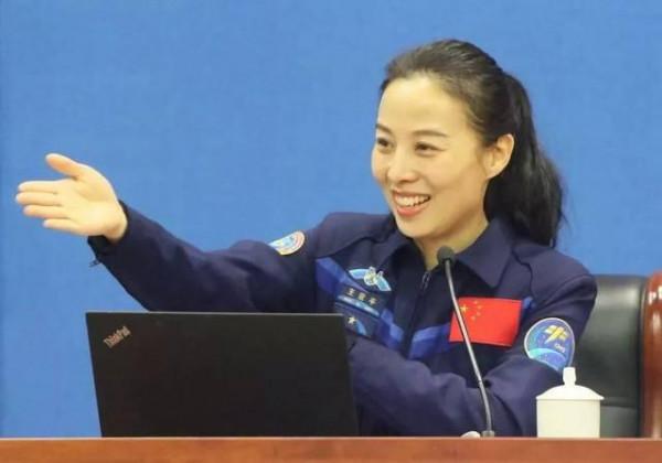 首位女性太空行走者是元帥之女,王亞平可以向她學習什麼? 首位女性太空行走者是元帥之女,王亞平可以向她學習什麼?