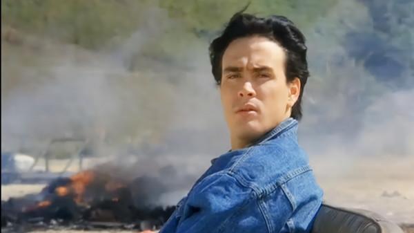 1993年李小龍之子李國豪在片場遭“槍殺”，到底是意外還是陰謀？