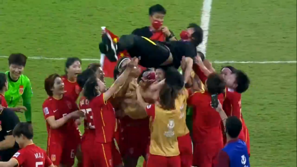 韓端評女足3-2翻盤奪冠：水慶霞是真戰術大師！19號小將扭轉乾坤