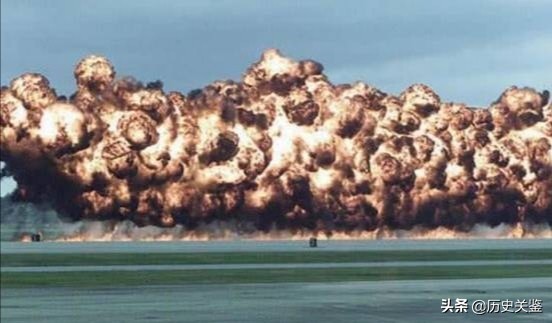 比核武器更可怕,更具有殺傷力的武器:凝固汽油燃燒彈 比核武器更可怕,更具有殺傷力的武器:凝固汽油燃燒彈