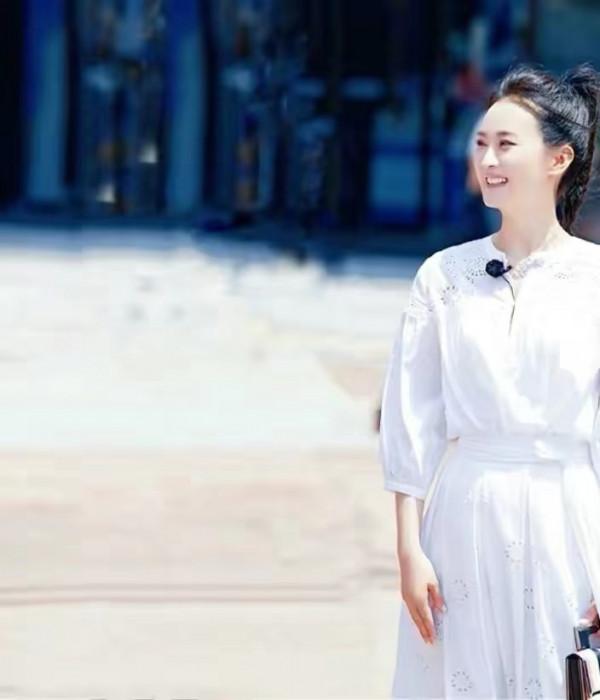 47歲王豔罕見曬兒子！15歲兒子身高又胖又壯，變乖巧眼神溫柔