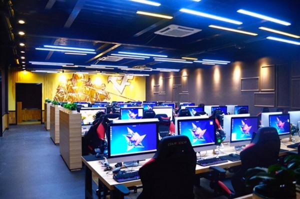 貴州神童13歲考上985，茅臺承諾資助4年費用，為何僅1年就停了？