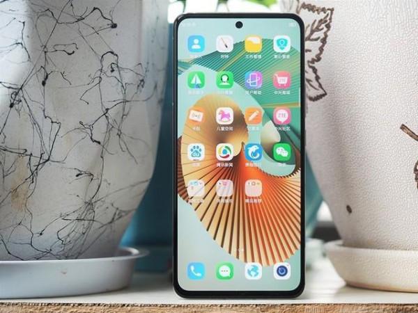 從3298元跌至2198元，6400萬四攝+55W，吳京代言的旗艦已一降再降