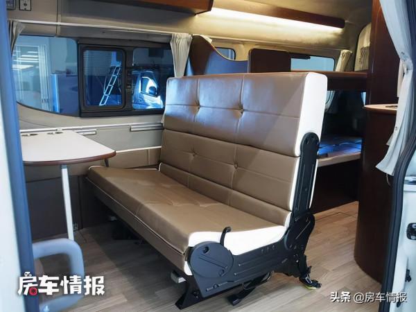 日產床車長度僅5米，配2.5T動力強帶四驅，車尾有廁所堵車也不怕