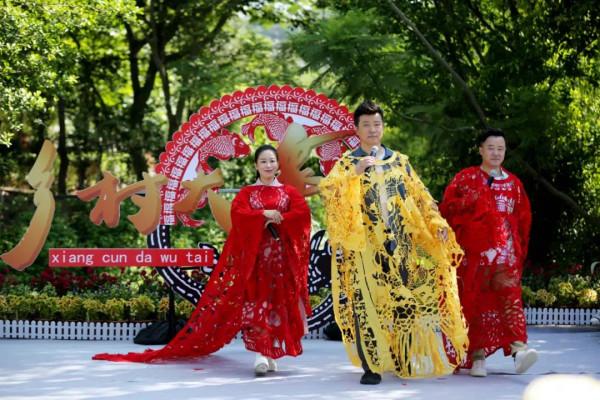 用微書竟然也能“畫”出驚世畫作，看到細節才知道他有多厲害