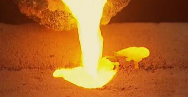 光可以";穿過";西漢青銅鏡把花紋投射到牆上?周總理:把這道理搞清楚 光可以";穿過";西漢青銅鏡把花紋投射到牆上?周總理:把這道理搞清楚