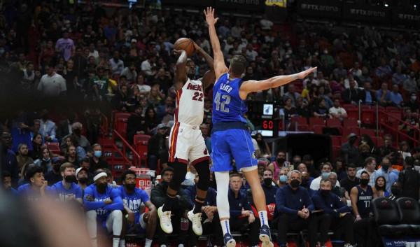 遺憾落敗！吉米-巴特勒全場得到29分10籃板3助攻