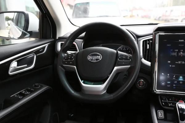 五菱宏光S3對比斯威X7，國產中型SUV如何選擇？