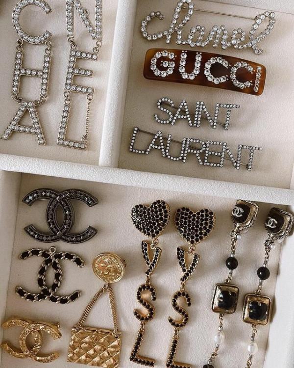 風格還是無味？如何佩戴標誌性物品以使其看起來非常昂貴