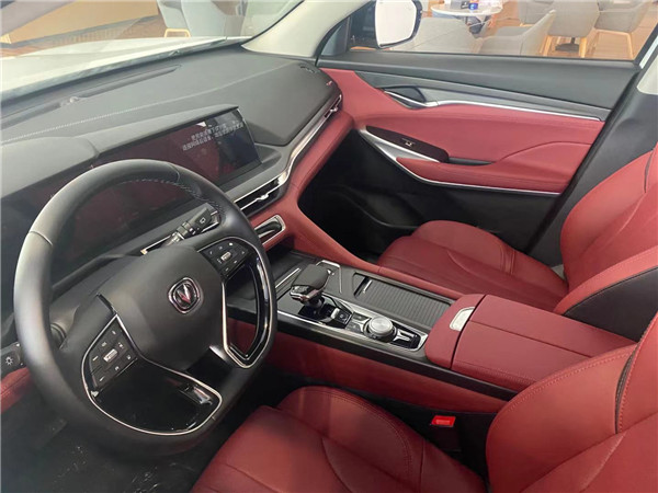 探店長安汽車：展廳環境優美，CS75PLUS最為熱銷