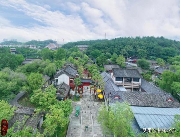 橫店影視城到底有多好玩？擁有一系列景區，各個時代任你“穿越”