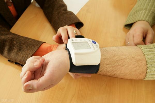 腎小球腎炎要防止血肌酐升高，這4件事很關鍵！預防尿毒症發展