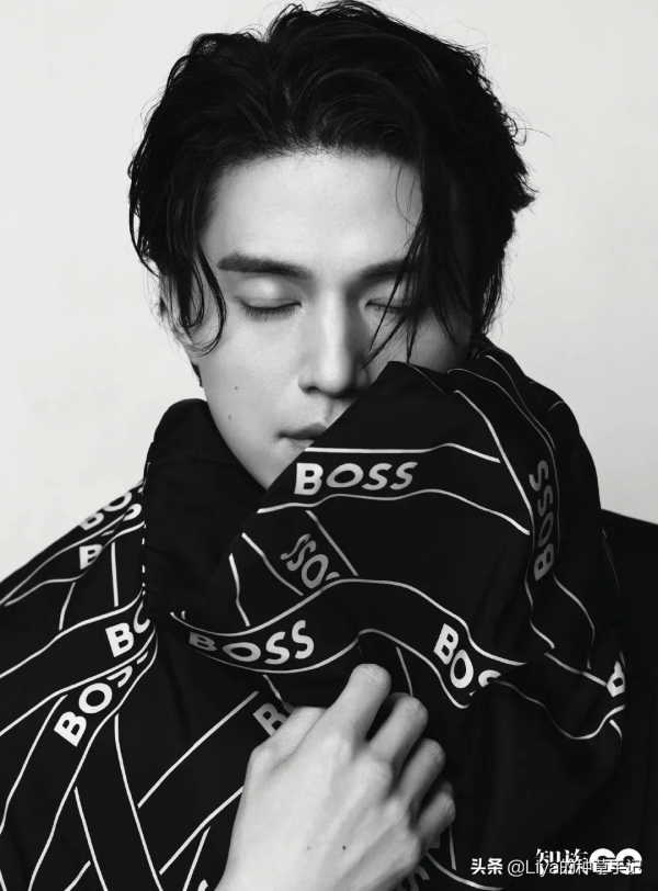 四字女頂流，憑什麼登上雜誌封面？