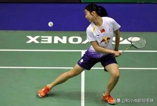 球場上被推身後被動瞬間化解 球場上被推身後被動瞬間化解