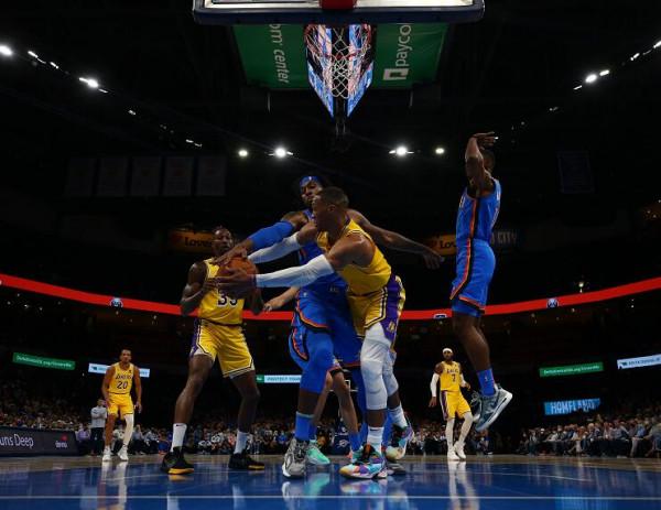 20+14+13+10！威少創三紀錄難興奮，10次失誤成雷霆逆轉26分關鍵