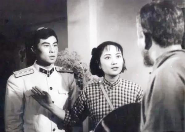 89歲王心剛，與患病妻子恩愛60年不離不棄，兒女已是億萬富翁