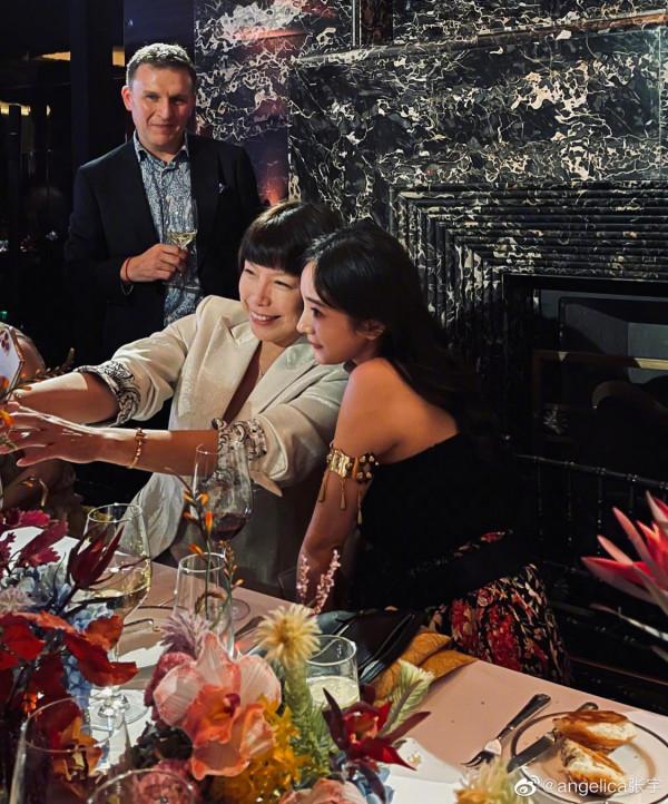 沒打光沒修圖,這才是楊冪的真實樣,臉上膠原蛋白流失手臂肉鬆 沒打光沒修圖,這才是楊冪的真實樣,臉上膠原蛋白流失手臂肉鬆