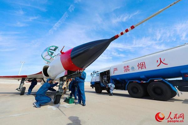 海軍航空大學某團新期班學員圓滿完成首次飛行 海軍航空大學某團新期班學員圓滿完成首次飛行