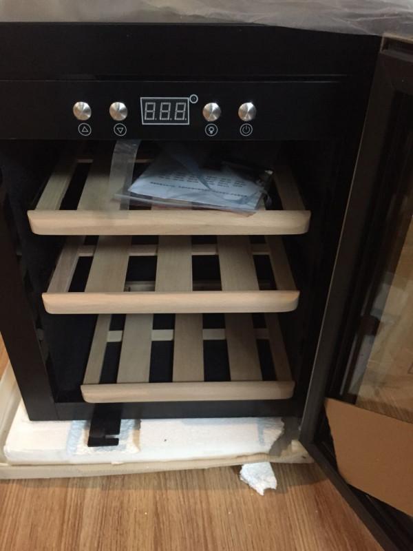 維尤尼科紅酒櫃｜開放式廚房的嵌入式設計