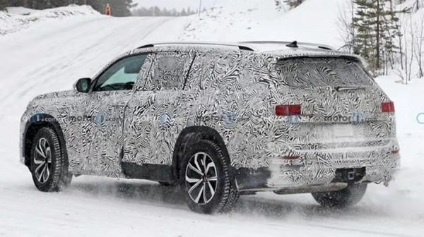 車身尺寸或超賓利添越，入門搭3.0T動力，疑似奧迪Q9現身國內