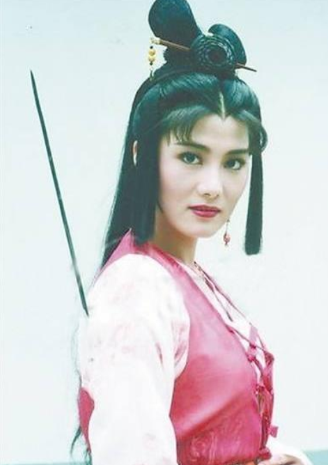 把李連杰打骨折，一腳把楊麗菁踢進醫院，拳王周比利到底有多強？