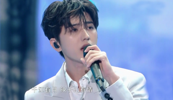 沸騰之夜:實力歌手撐門面,流量藝人帶熱度,3女神同框情懷滿滿 沸騰之夜:實力歌手撐門面,流量藝人帶熱度,3女神同框情懷滿滿